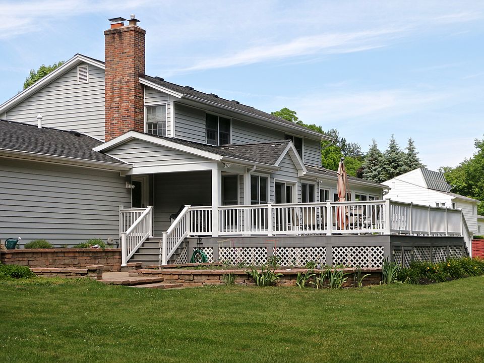 2nd image of 9 Woodward Dr