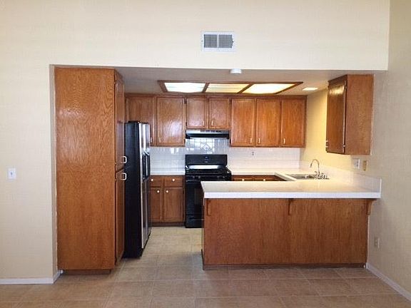 5th image of 282 S Siena St