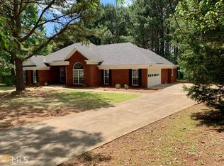 297 Mountain Creek Dr, Hamilton, GA 31811