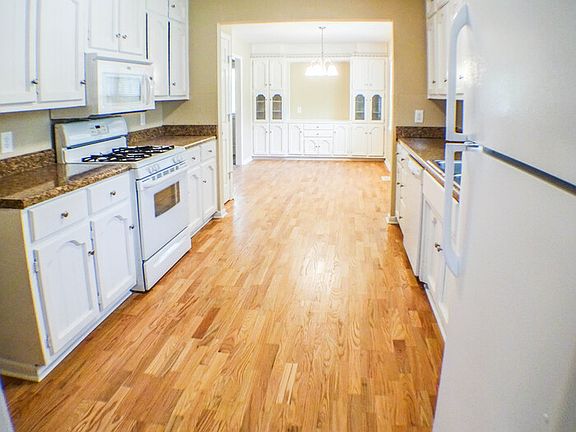 5th image of 816 Sherwood Forest Dr