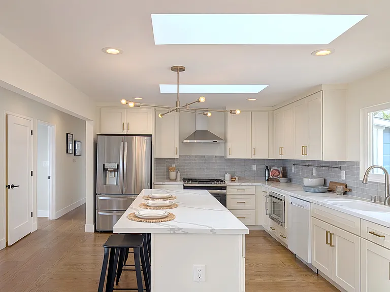 61 Cowper Ave — Photo 17