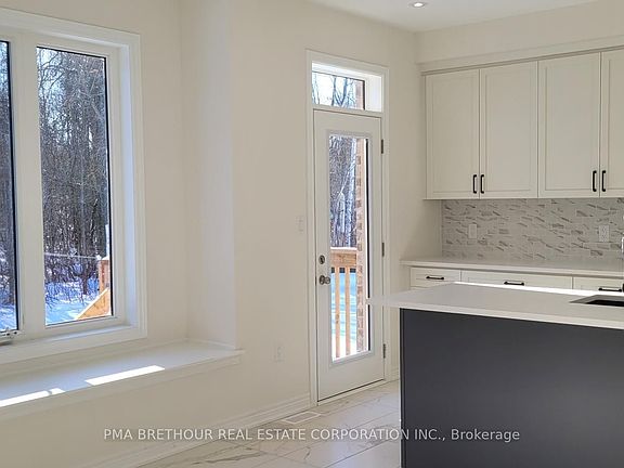 3rd image of 139 Dovedale Dr