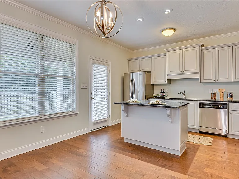 5564 Connor Dr — Photo 14