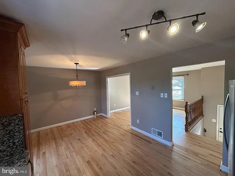 15006 Nebraska Ln — Photo 9