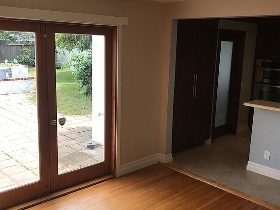4th image of 2580 Amherst Ave