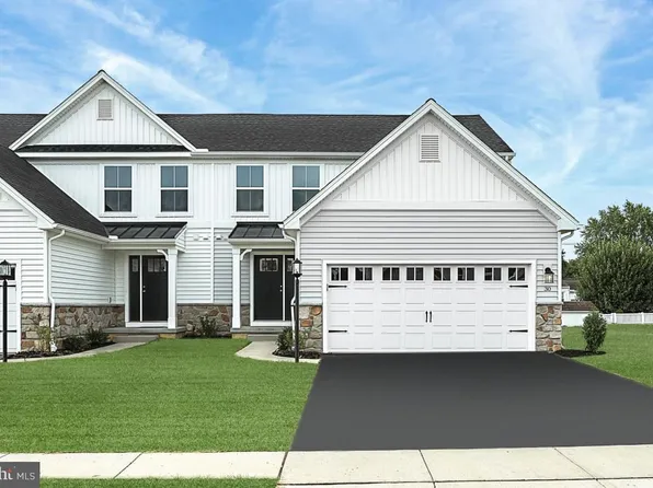 80 Long Bend Dr, Carlisle, PA 17015