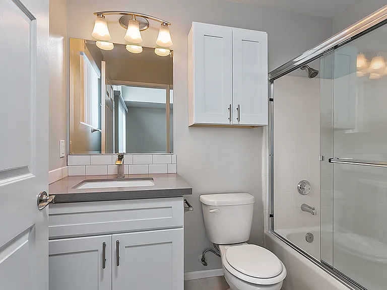 1216 S Corning St — Photo 70