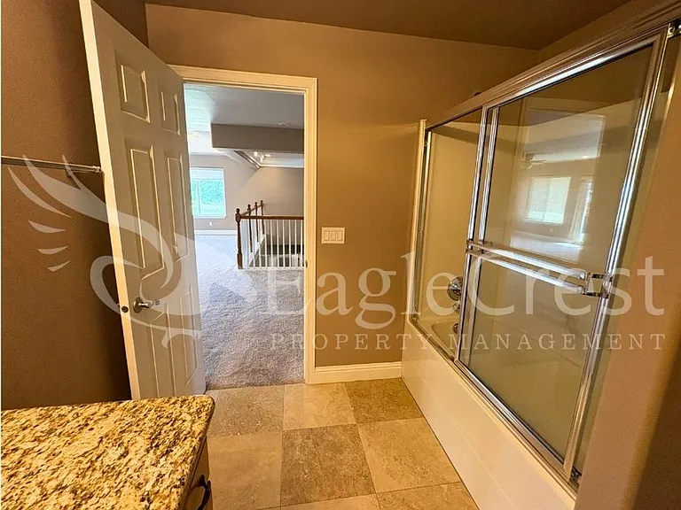 44 Vinehill Dr — Photo 89