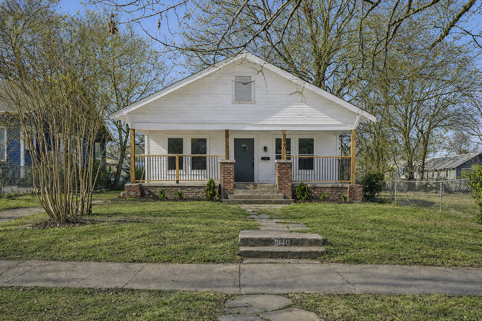3 bed, 1351 sqft, $1,625 — Photo 1