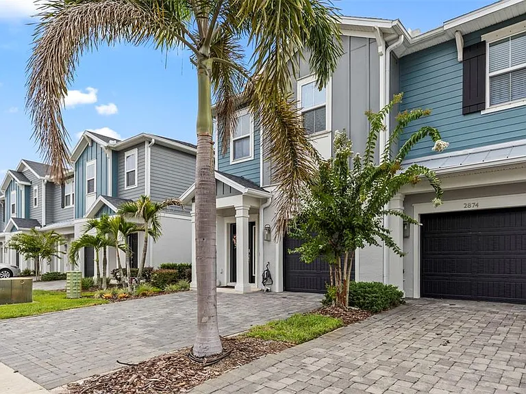 2872 Grand Kemerton Pl — Photo 45