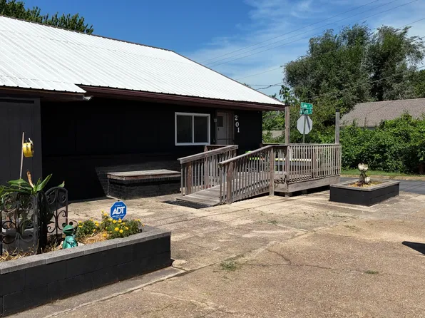 201 S Lake Street, Mountain Grove, MO 65711