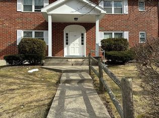 123 Litchfield Pines Dr APT D, Leominster, MA 01453