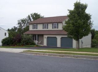 113 Verdure Ln, Douglassville, PA 19518