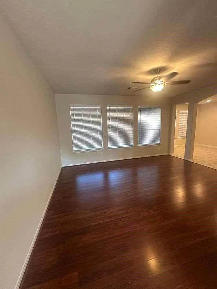 3 bed, 2.5 bath, 1708 sqft, $1,950 — Photo 4