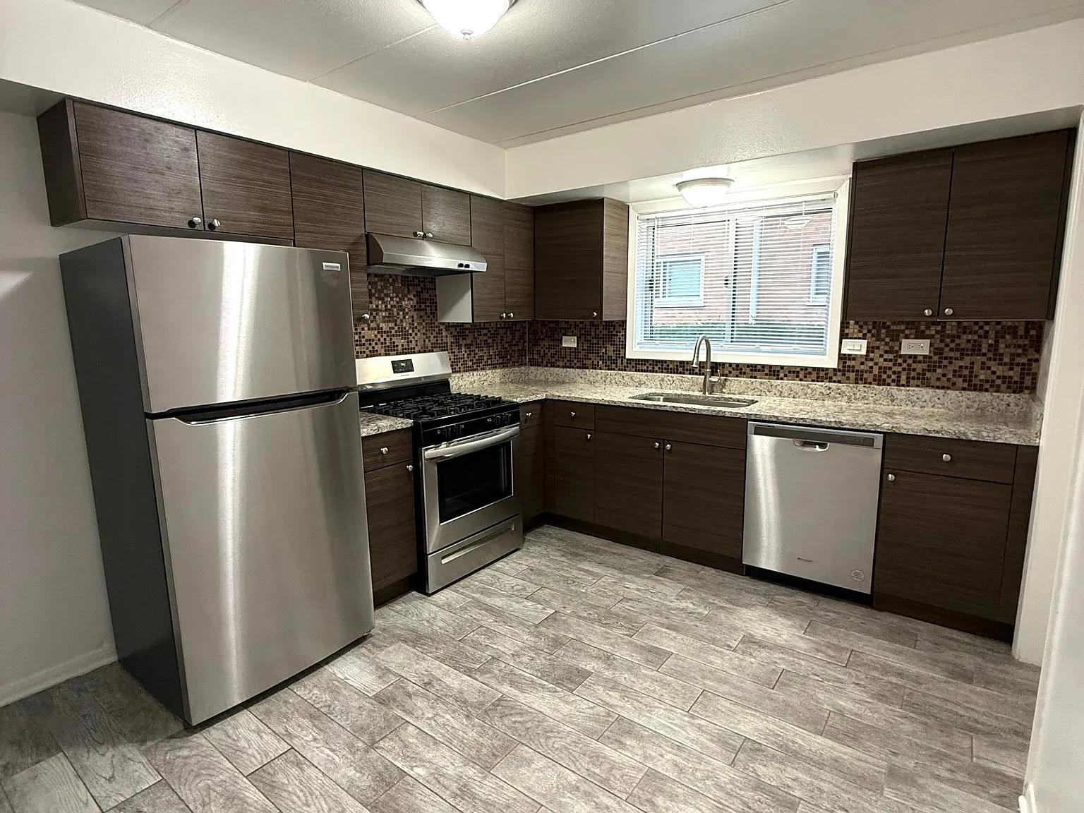 2 bed, $1,950 — Photo 2