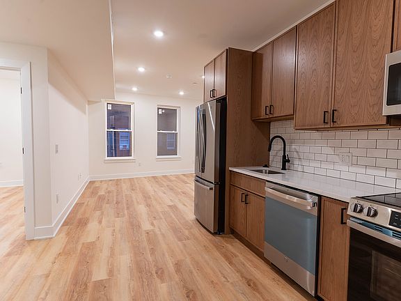 2nd image of 915 S 12th St #9