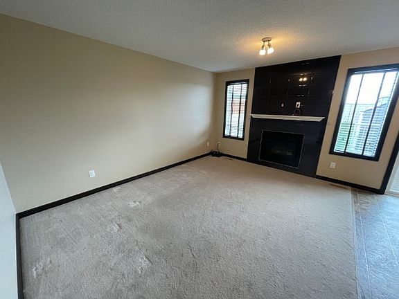2nd image of 2837 18a Ave NW