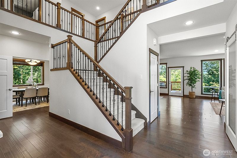 4th image of 5517 159th Avenue SE