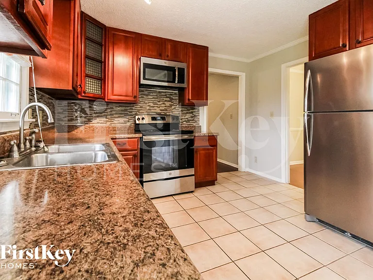 2256 Street Deville — Photo 5
