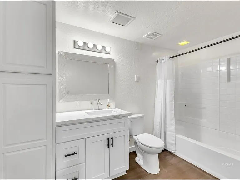 55305 S Circle Dr — Photo 8