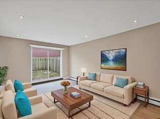 2623 King St E #4, Hamilton, ON L8K1Y4