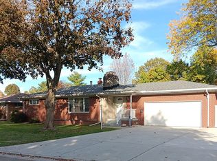 210 Birch Dr, Rossford, OH 43460