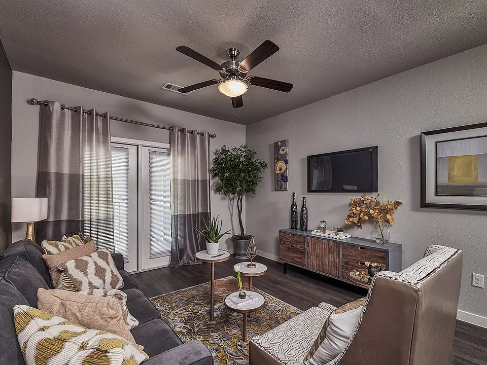 Roots at Waco apartments community photo