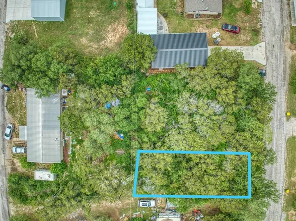 2721 Walnut St, Granbury, TX 76048