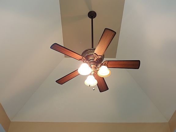 4th image of 222 Wes Ashley Dr