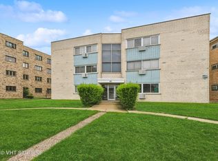 8203 Niles Center Rd APT 1D, Skokie, IL 60077