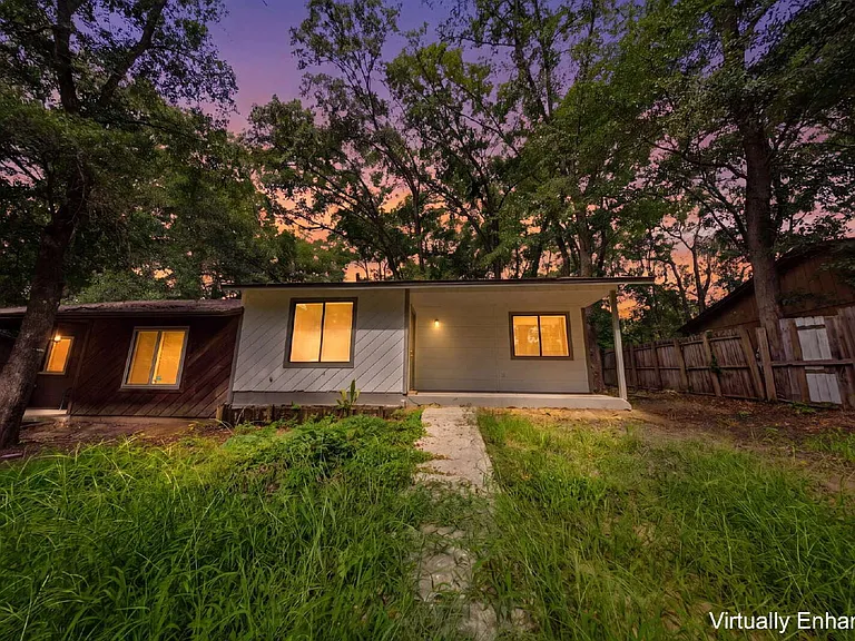 1824 Seay Ct — Photo 2