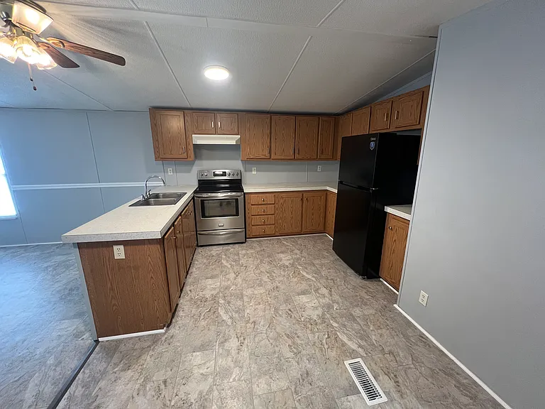 Large Space for Cooking & Entertaining