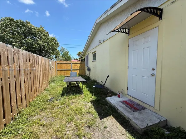 15831 SW 100th Ct #B, Miami, FL 33157