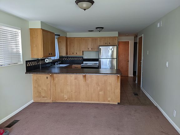 2nd image of 575 E 11th Ave #L