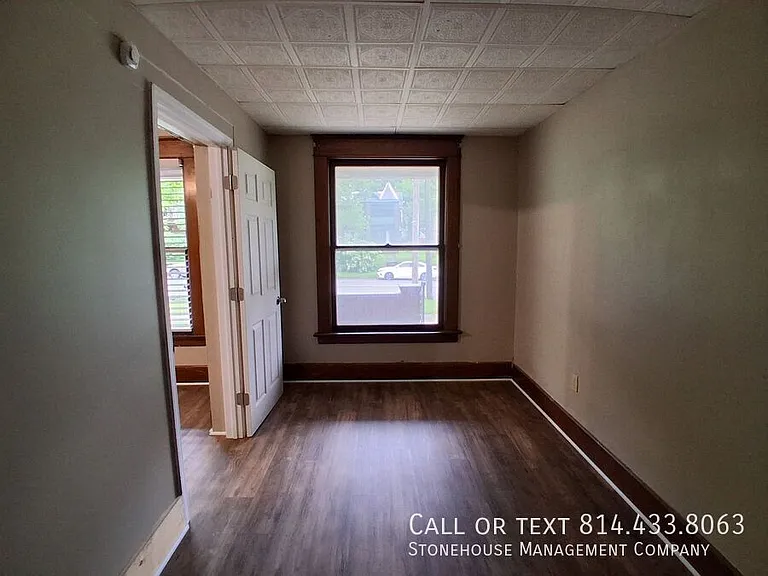 622 E 6th St — Photo 6