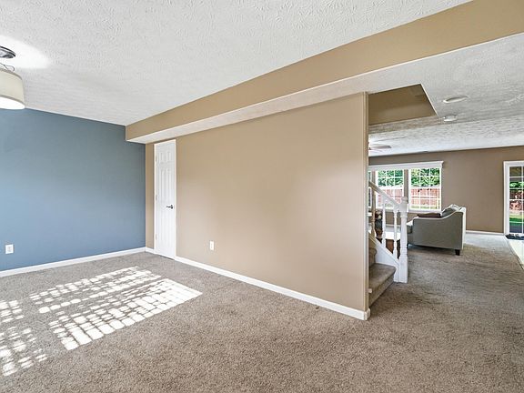 5th image of 6106 Flintlock Dr