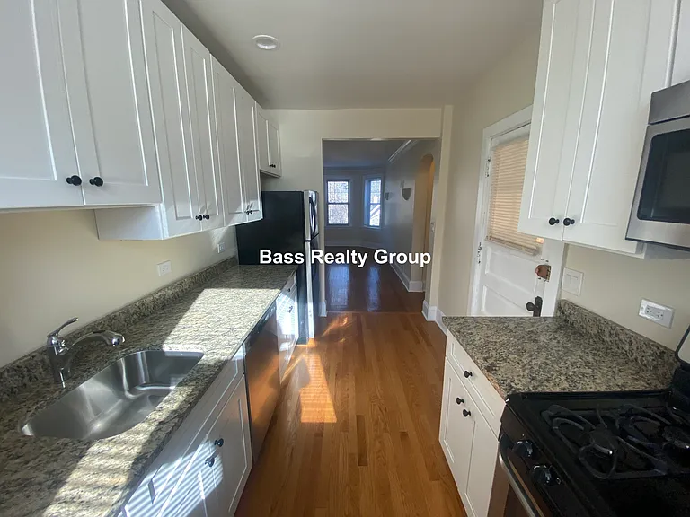 914 Crain St #3N — Photo 11
