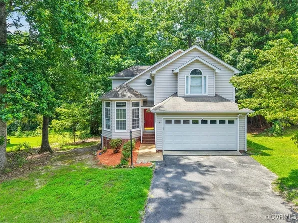 3019 Ramsey Dr, Chester, VA 23831