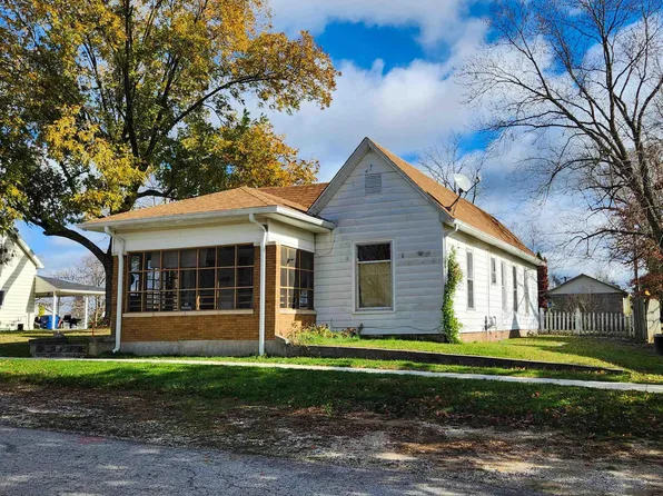 510 S 6th St, Mitchell, IN 47446