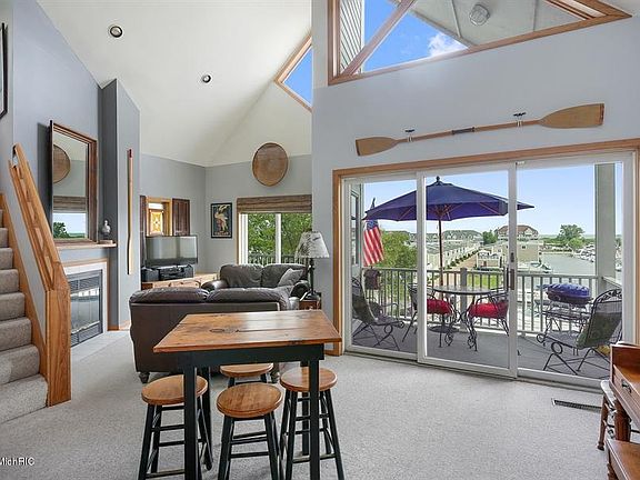 3rd image of 310 Oselka Dr Ste 451