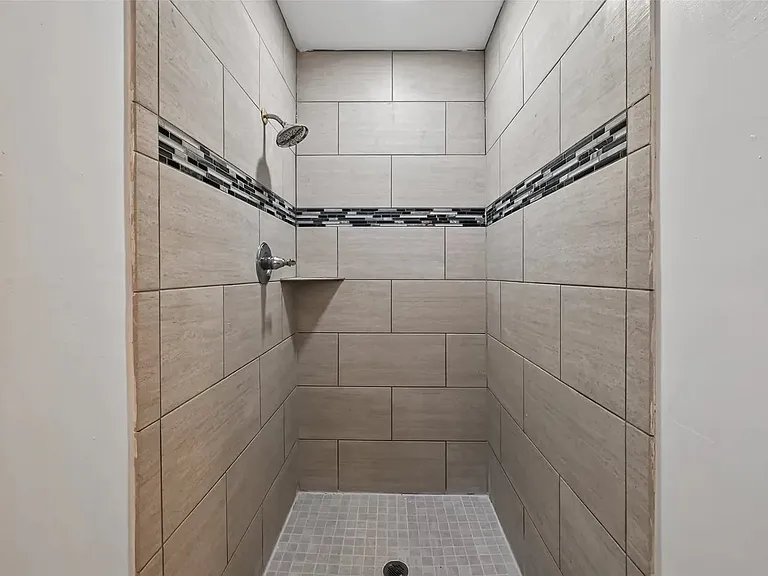 4019 Saint Michaels Ct — Photo 28