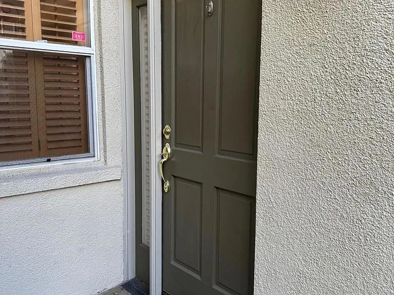 80 N Raymond Ave #108 — Photo 5