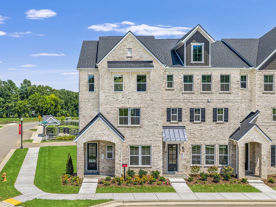 Knox French Country O Exterior