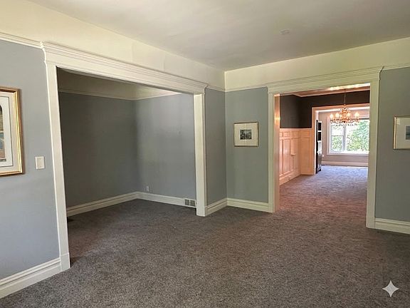 3rd image of 4231 N Winchester Ave
