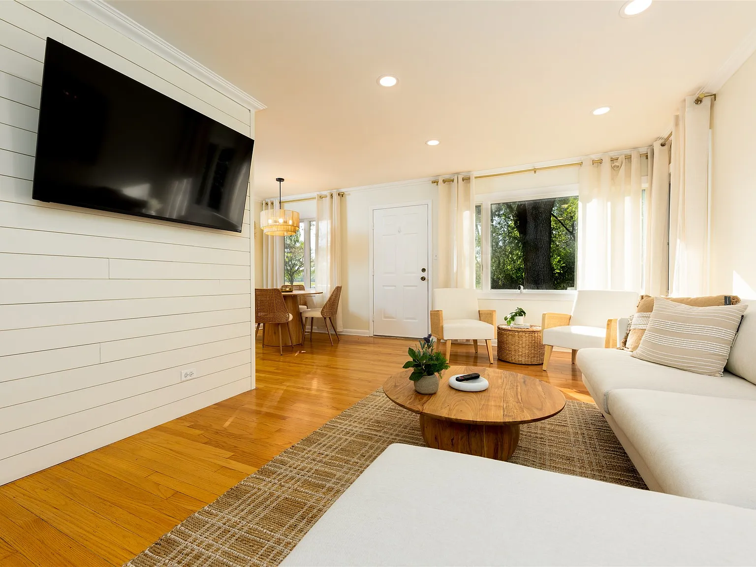 503 S Hazelton Ave — Photo 4