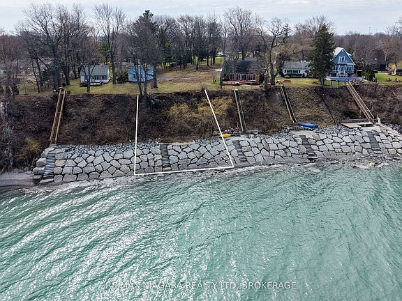 3rd image of 1204 Lakeshore Rd W