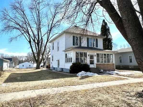 422 E 9th St, Blue Earth, MN 56013