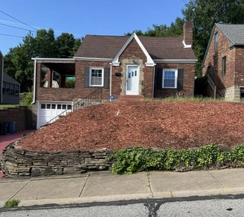 222 Wainwright Ave