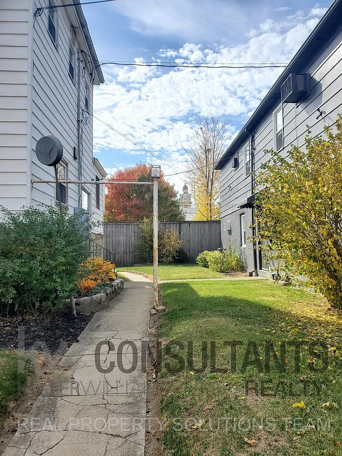 1 bed, 1.0 bath, 400 sqft, $775 — Photo 2