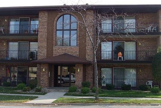 1st image of 4735 W 105th Pl #301